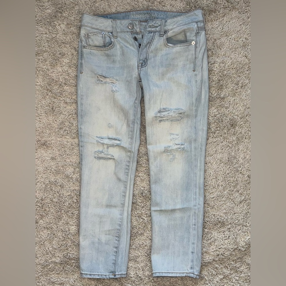 American Eagle Outfitters Light Wash Distressed Skinny Jeans